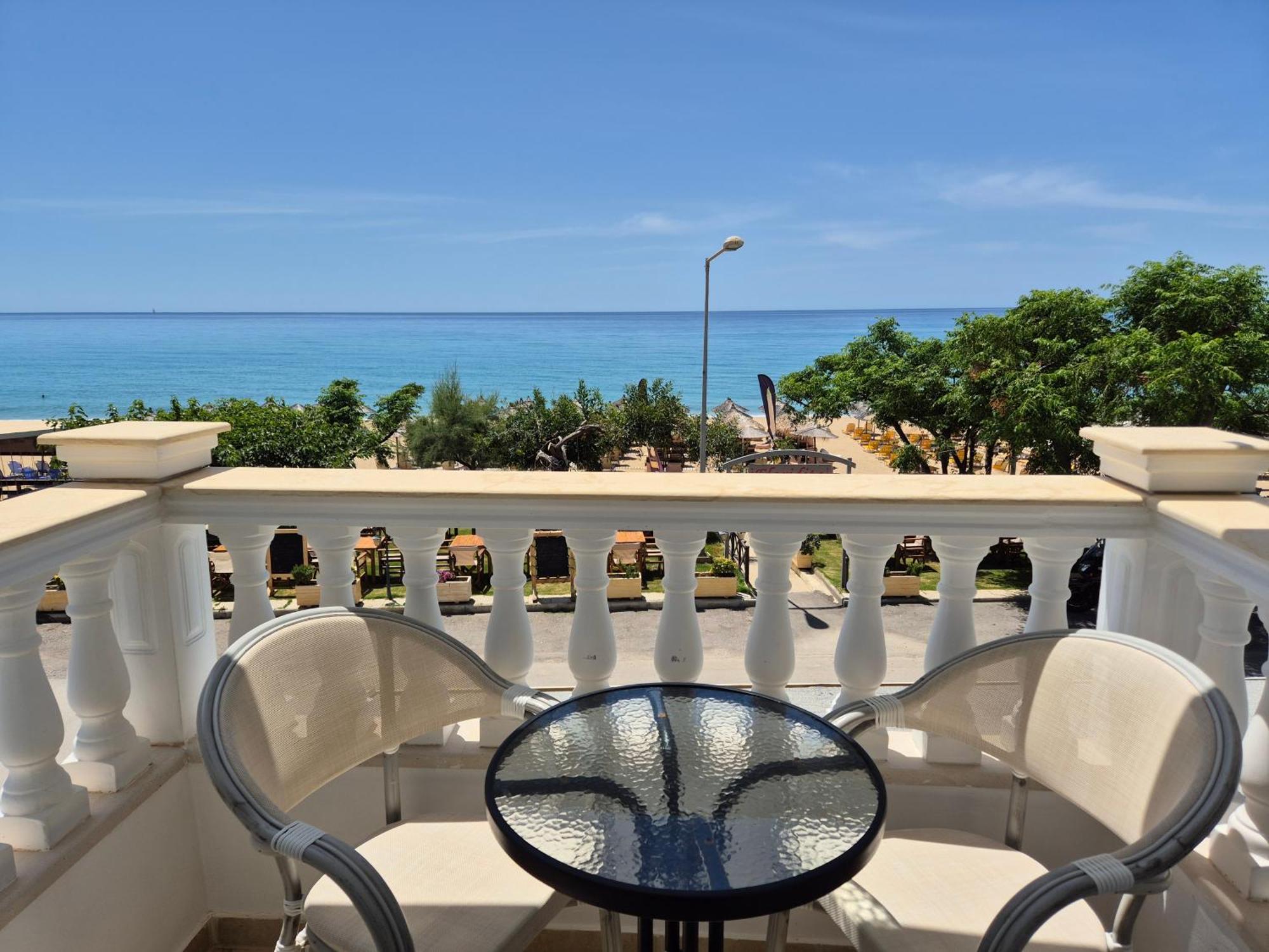 Vrachos Beach Hotel Bagian luar foto